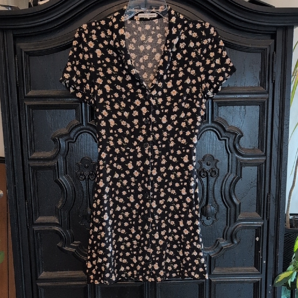 Elegant Black Floral Mini Dress
